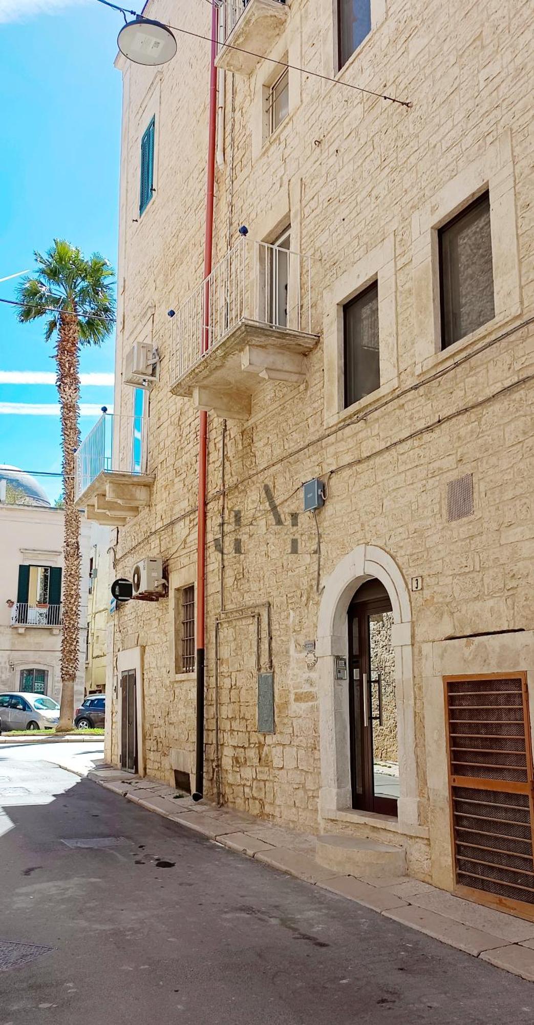 De Lucia Affittacamere - Elegante Appartamento Storico Nel Cuore Della Citta Terlizzi Bagian luar foto