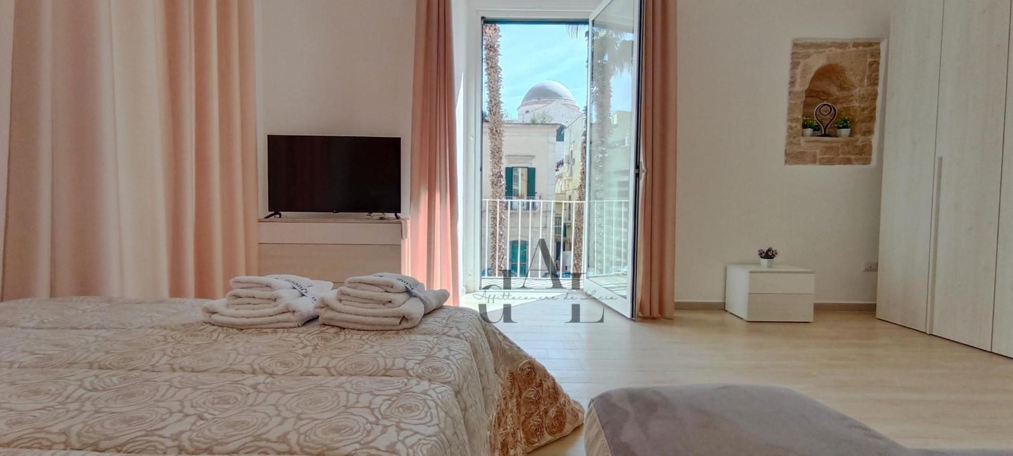 De Lucia Affittacamere - Elegante Appartamento Storico Nel Cuore Della Citta Terlizzi Bagian luar foto